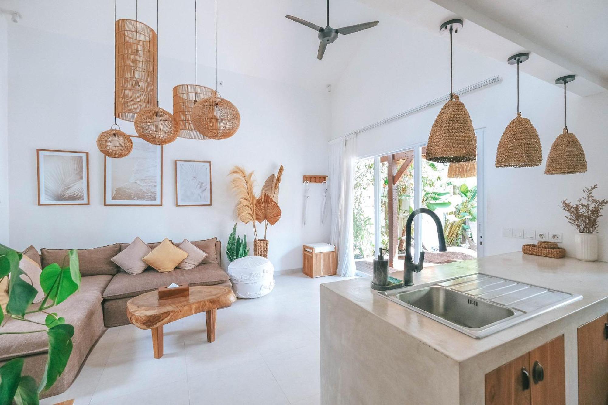 Sun & Moon Villa *