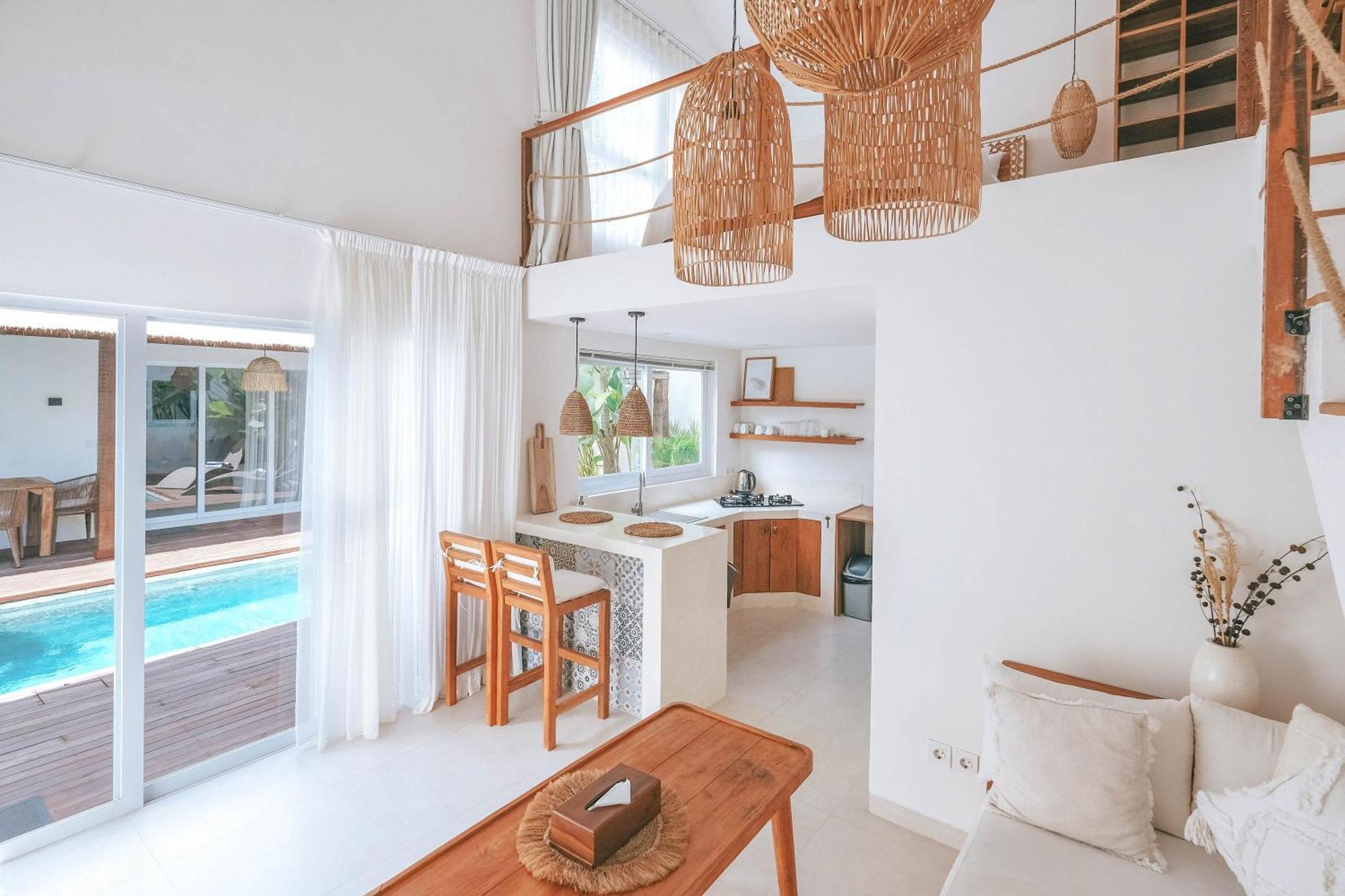 Sun & Moon Villa *