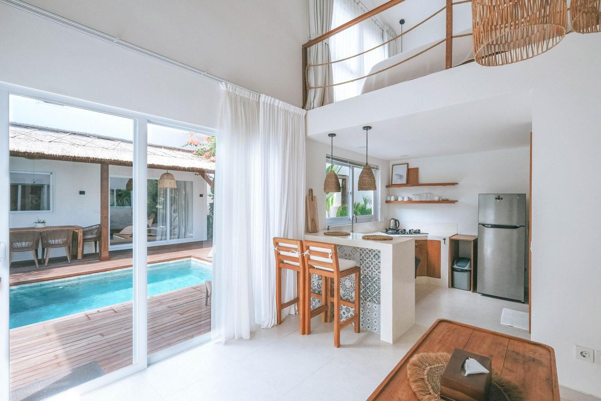 Sun & Moon Villa *